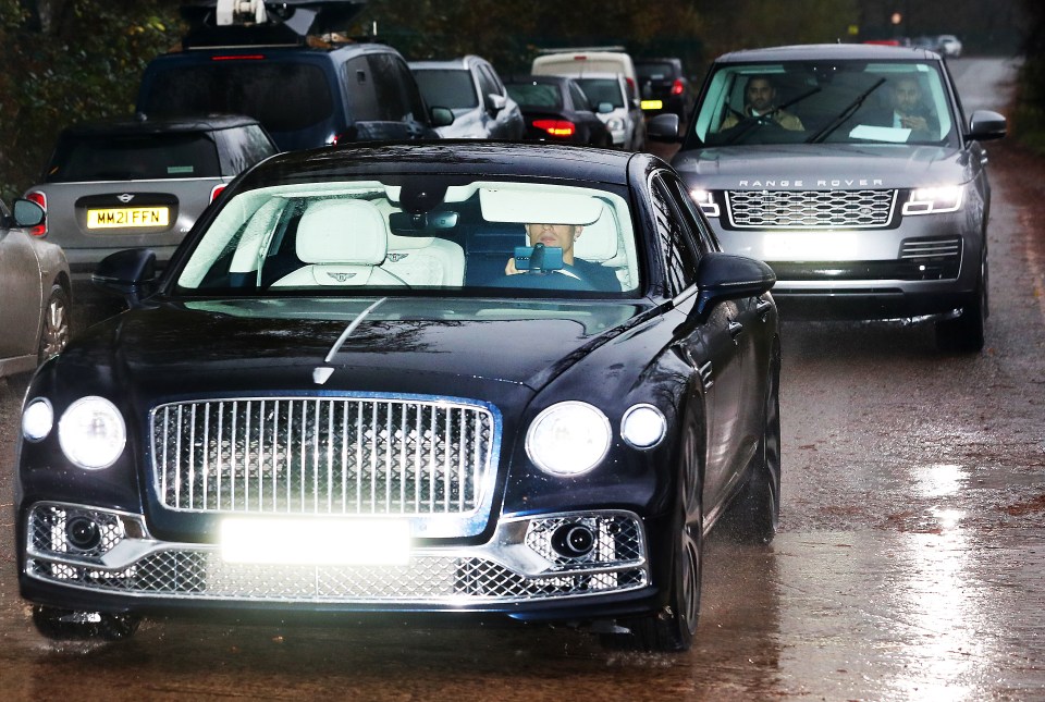 Cristiano Ronaldo arrived at Manchester United training followed by his security guards