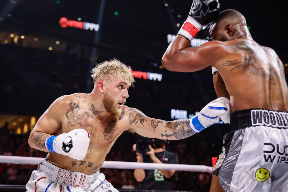 Jake Paul lands a jab on Tyron Woodley