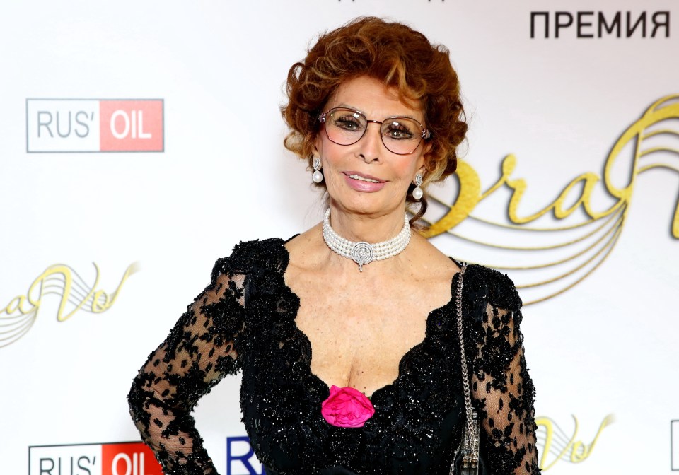 Sophia Loren cut the ribbon to open the MSC Virtuosa