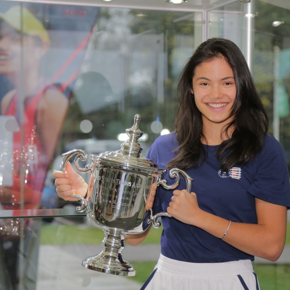 Emma Raducanu got her hands back on her US Open trophy again