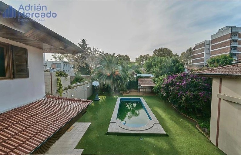 Villa Devoto is on the amrket for £650,000 and has a swimming pool