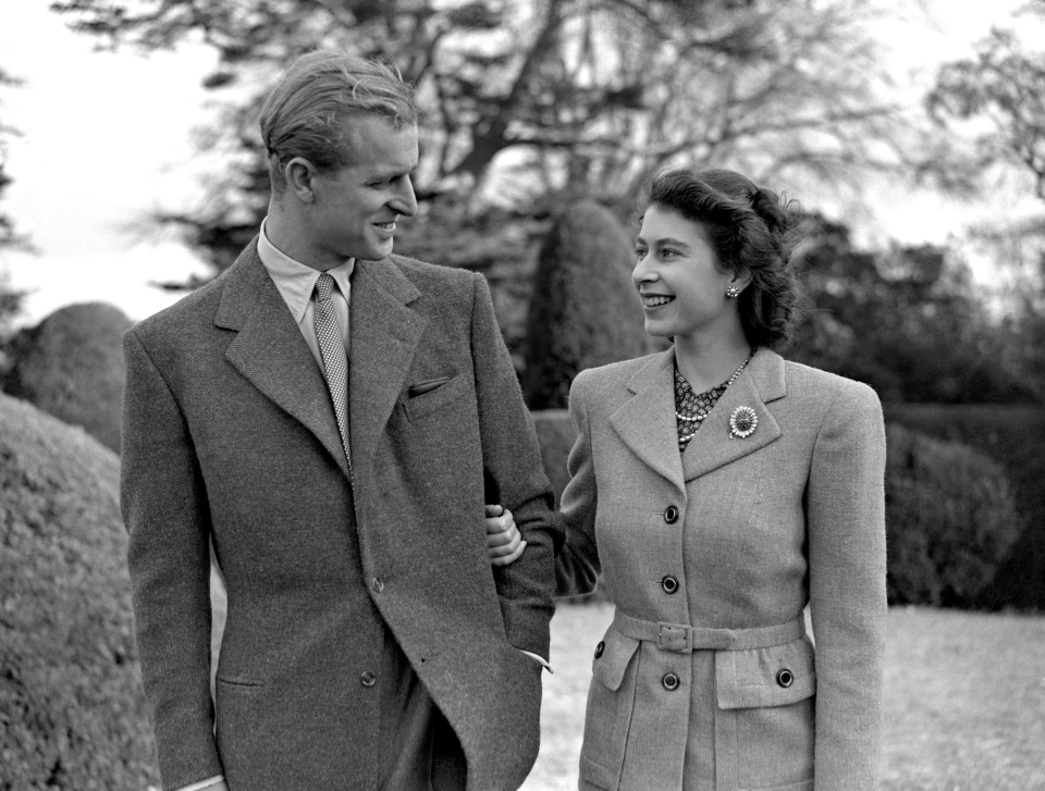 The honeymoon brooch is on show as the newlyweds are pictured at Broadlands in 1947