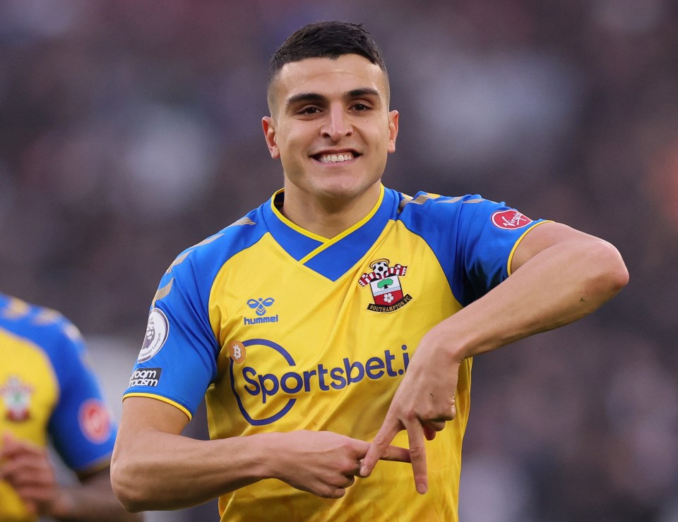 Mohamed Elyounoussi opened the scoring with just eight minutes on the clock