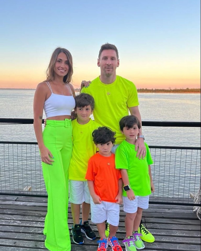 The whole family wore bright neon clothes during the stunning Argentina sunset