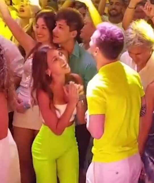 The loved-up couple sung and danced together at a concert in Rosario