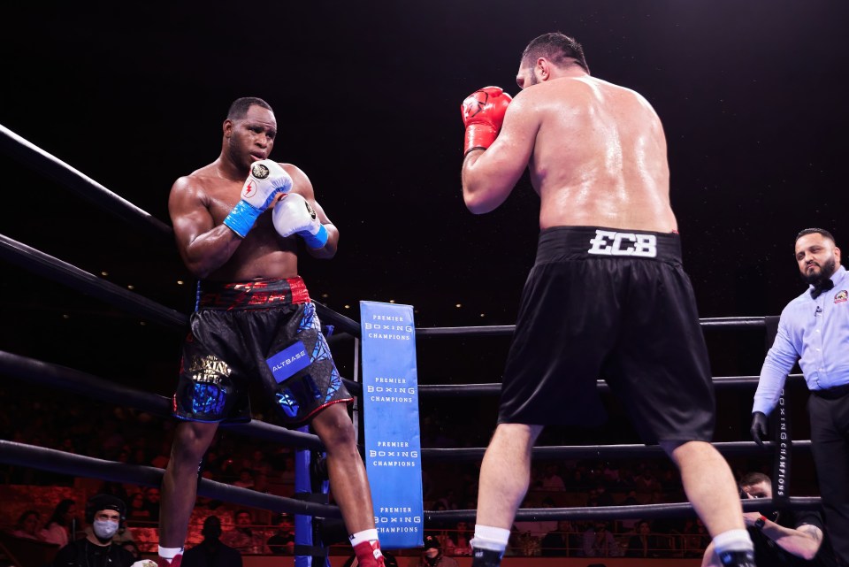 Frank Sanchez continued his surge up the heavyweight ranks with a unanimous decision win over Christian Hammer