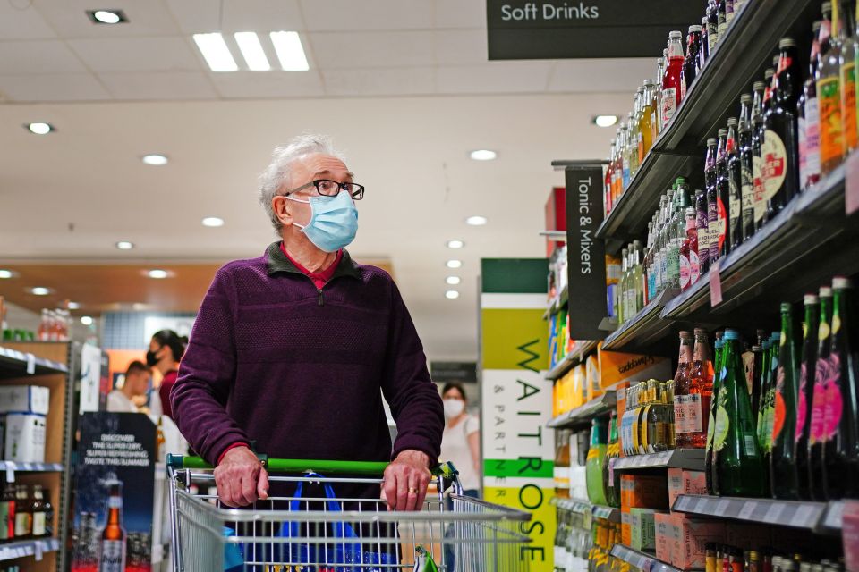 Shoppers no longer expected to wear face masks in supermarkets