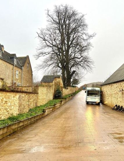 The couple enjoyed romantic countryside strolls