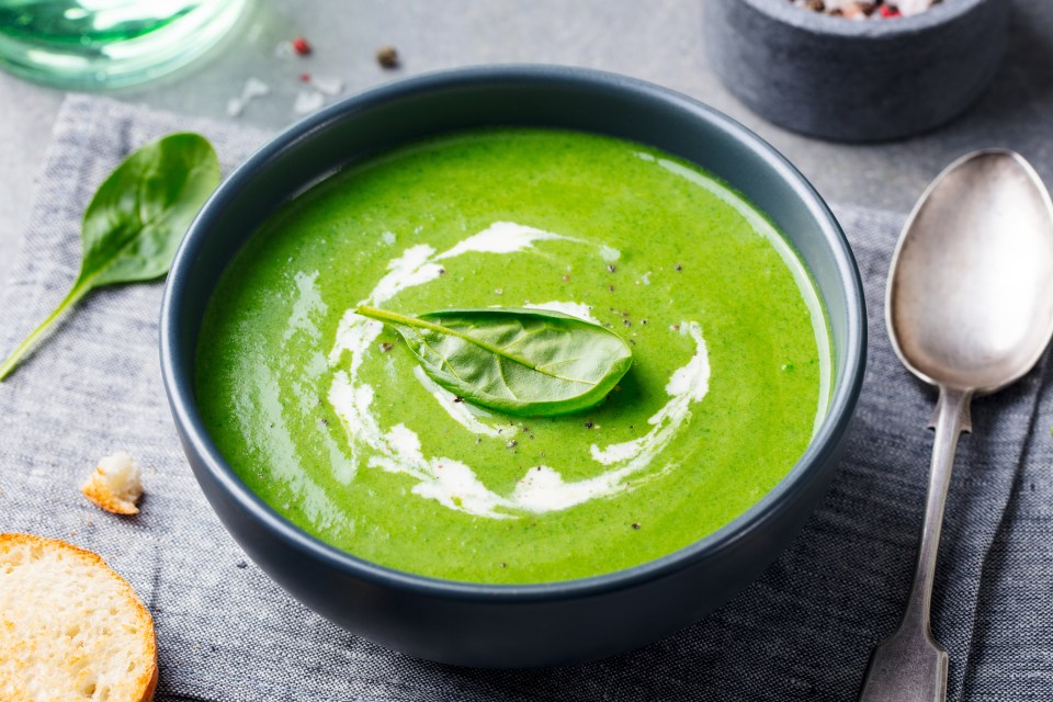 Enjoy this delicious and nutritious spinach, pea and leek soup