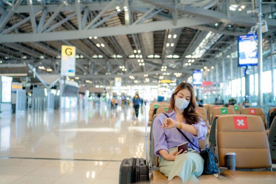 Airline passengers could get compensation if their short flight is delayed by just an hour under new plans