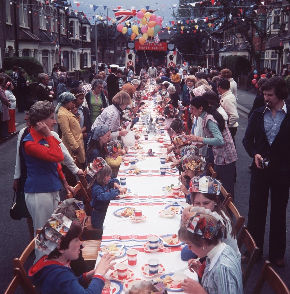 Silver Jubilee 1977 - neighbours enjoy a tea party in London