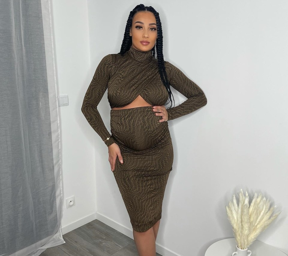 Fanny showed off her baby bump on social media