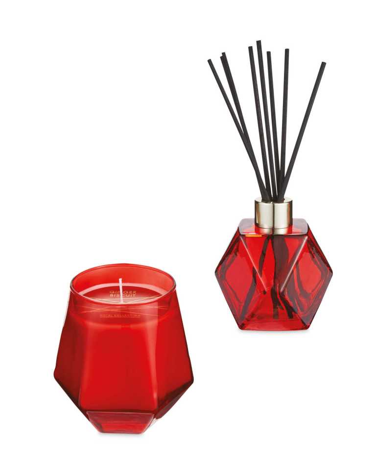 Aldi's ginger candle and diffuser gift set is down from £7.49 to £5.99