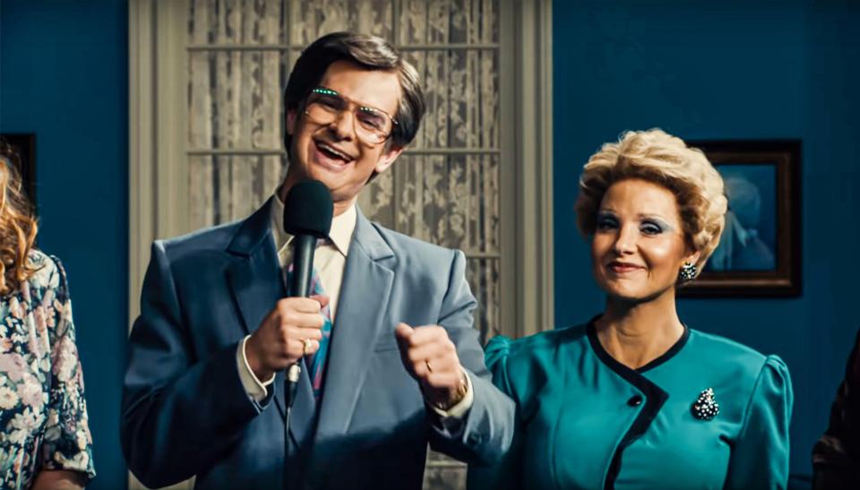 Andrew Garfield and Jessica Chastain portray Jim and Tammy Bakker in a new movie