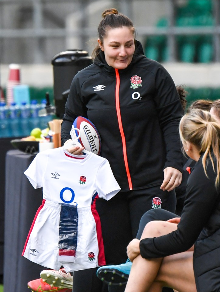 Members of England Rugby gifted Kate with a child replica version of the England Rugby kit