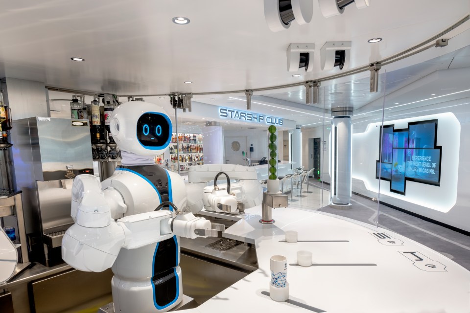 Have a drink in the MSC Starship Club with robot bartender, Rob