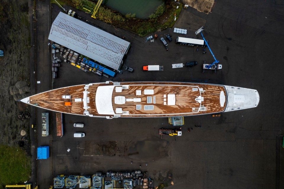 The gigantic 400ft superyacht, known as Y721, is unable to fit under the famous Koningshaven Bridge in Rotterdam