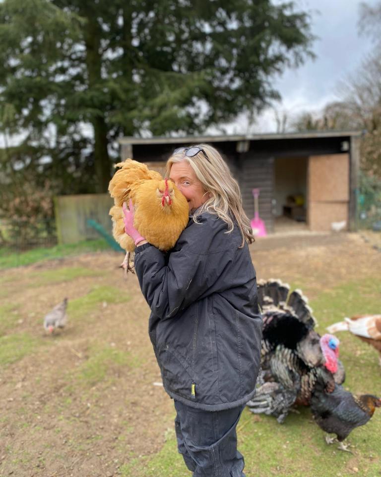 John and Melanie live on a farm together