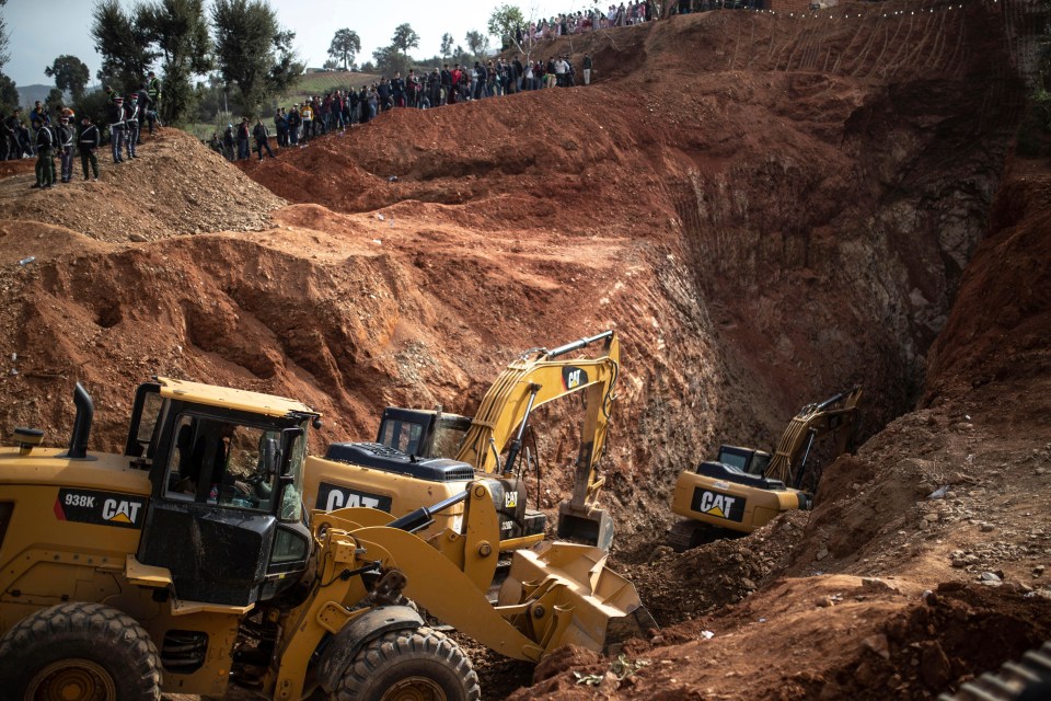 Photos from the scene show the scale of the effort to rescue Raylan