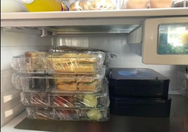 Some users recommended packing sandwiches two days in advance to ensure they were safe to eat