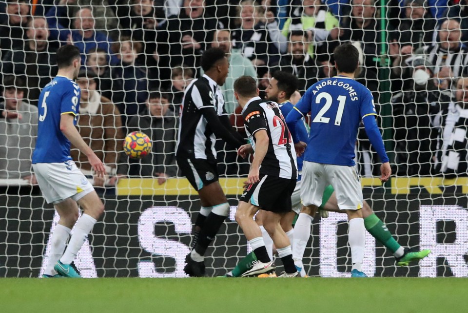 Ryan Fraser stoops to put the Magpies in front in their stirring second-half show