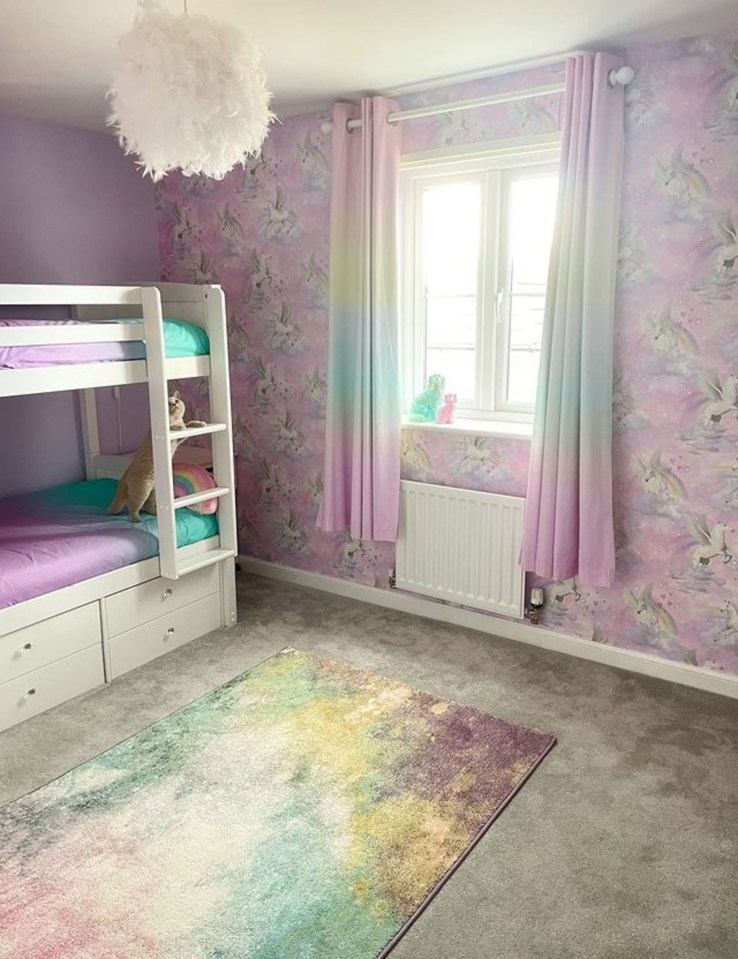 She gave her daughter’s bedroom a unicorn theme