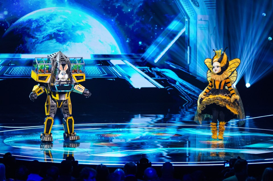 Robobunny singing with Queen Bee