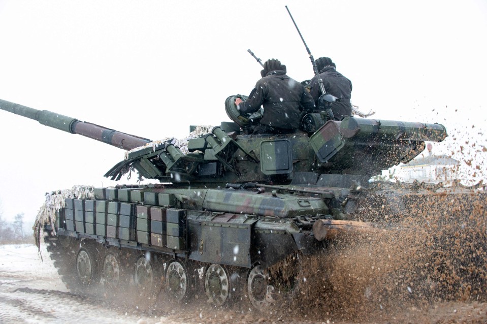 Ukrainian tanks are preparing to resist any Russian invasion