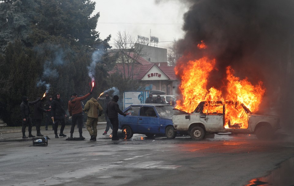 Ukrainian security forces taking part in anti-invasion drills