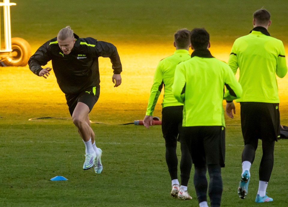 Erling Haaland completed a full training session on Monday