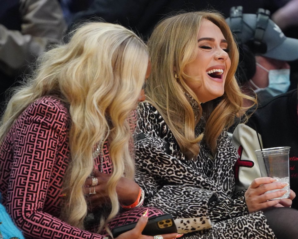 Adele shares a laugh with Mary J. Blige