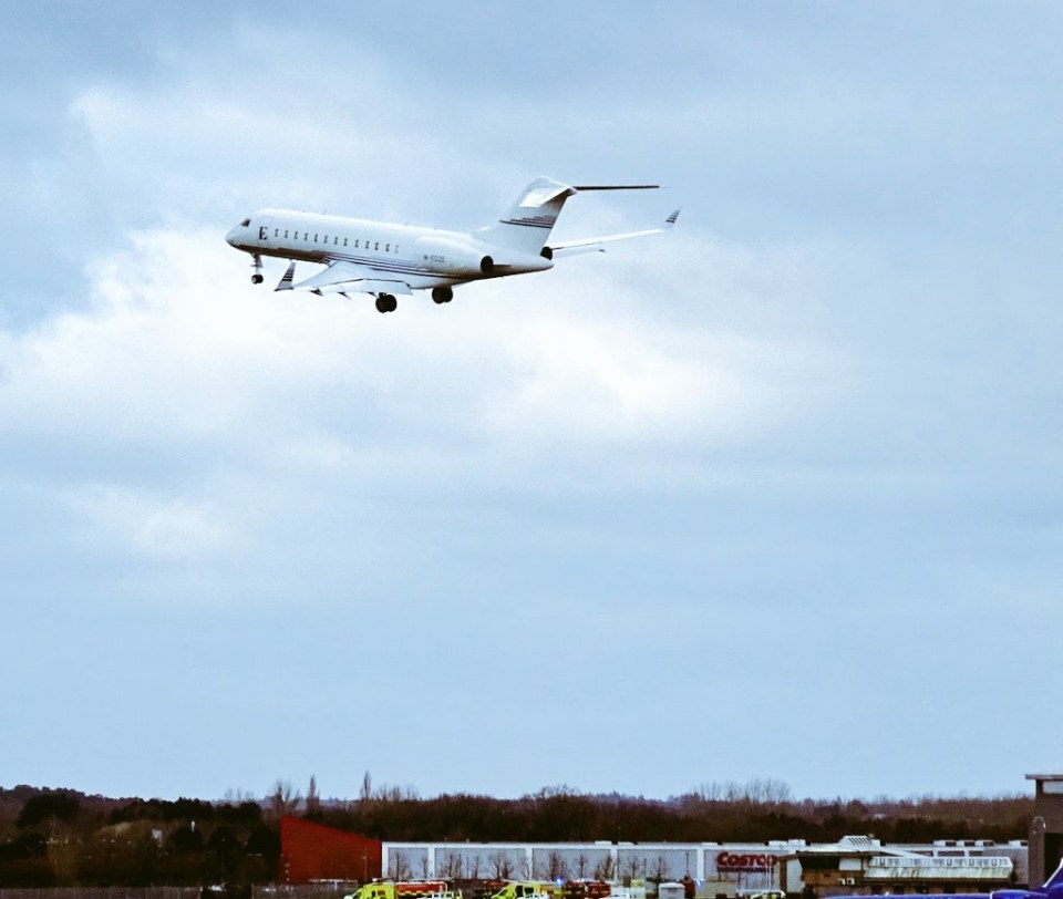 Twitter pics show Elton Johns’ plane in trouble and 999 teams gathered at Farnborough Airport