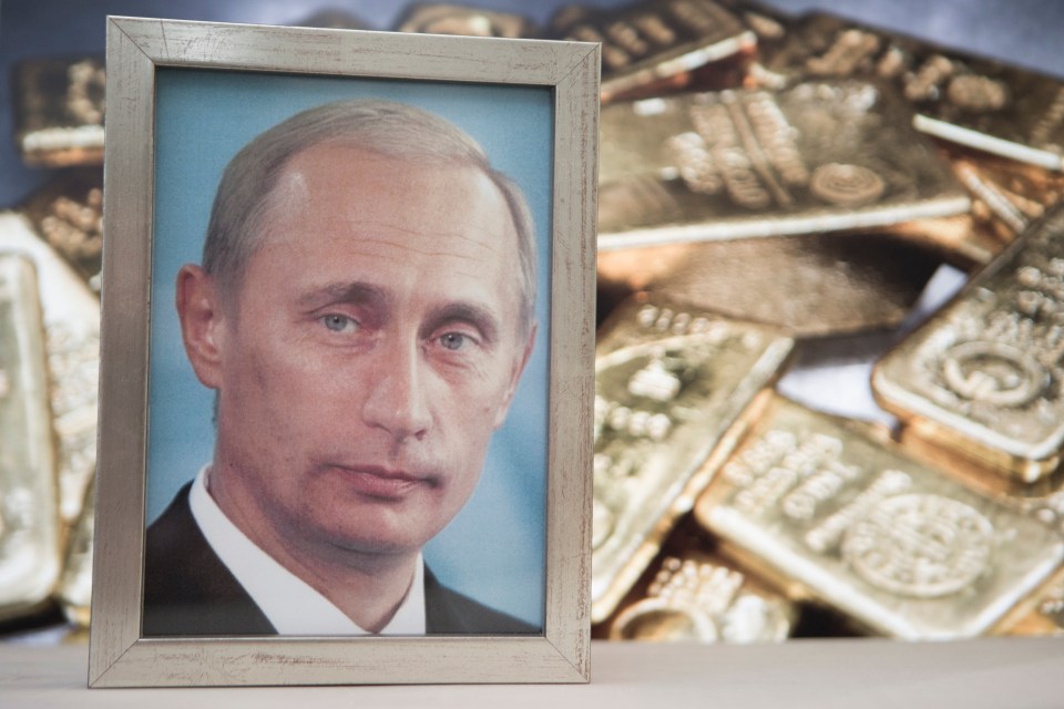 Only the US, Germany and Italy are hoarding more gold than Russia