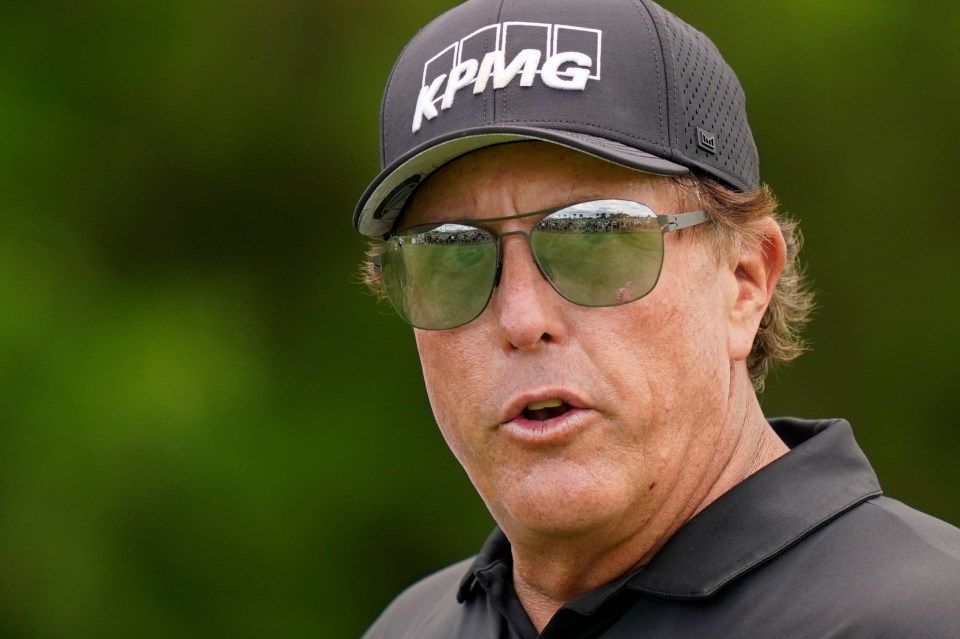 Phil Mickelson has apologised for his comments about the Saudi breakaway league