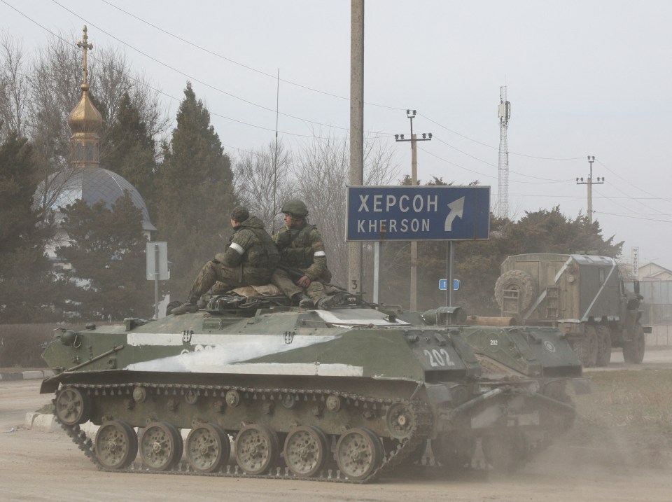 Russian vehicles with the ‘Z’ symbol moving into Ukraine