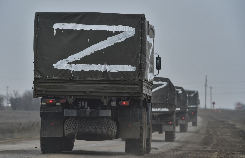 Even more Russian troops - marked with the 'Z' - on the move in Crimea