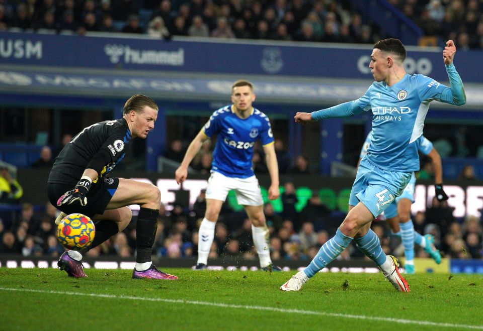 Phil Foden opened the scoring in the 82nd minute as Manchester City beat Everton 1-0