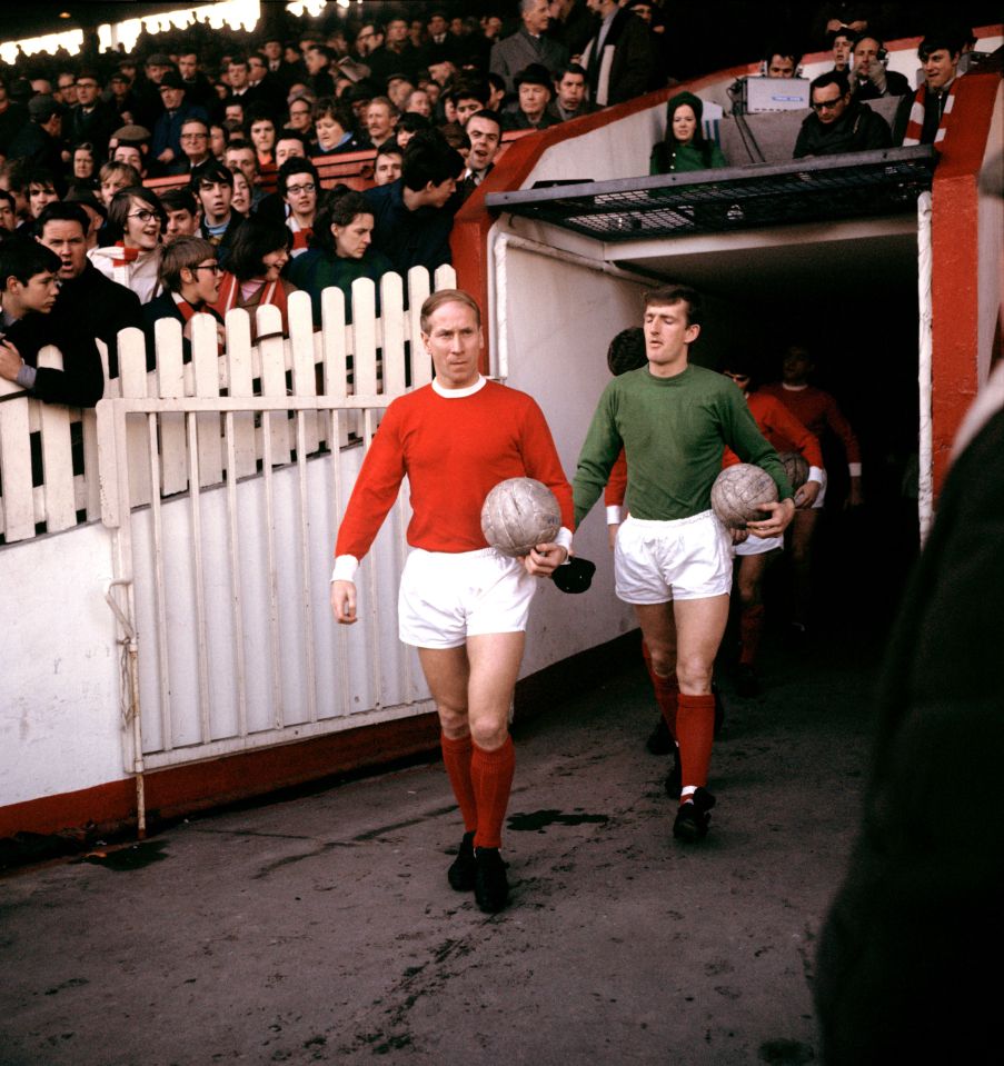 Charlton leading out Man Utd