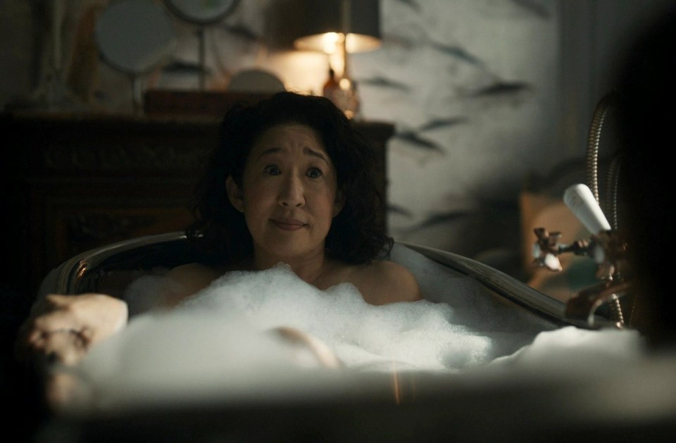 Killing Eve viewers were left flustered as Eve stripped naked for a steamy bath scene