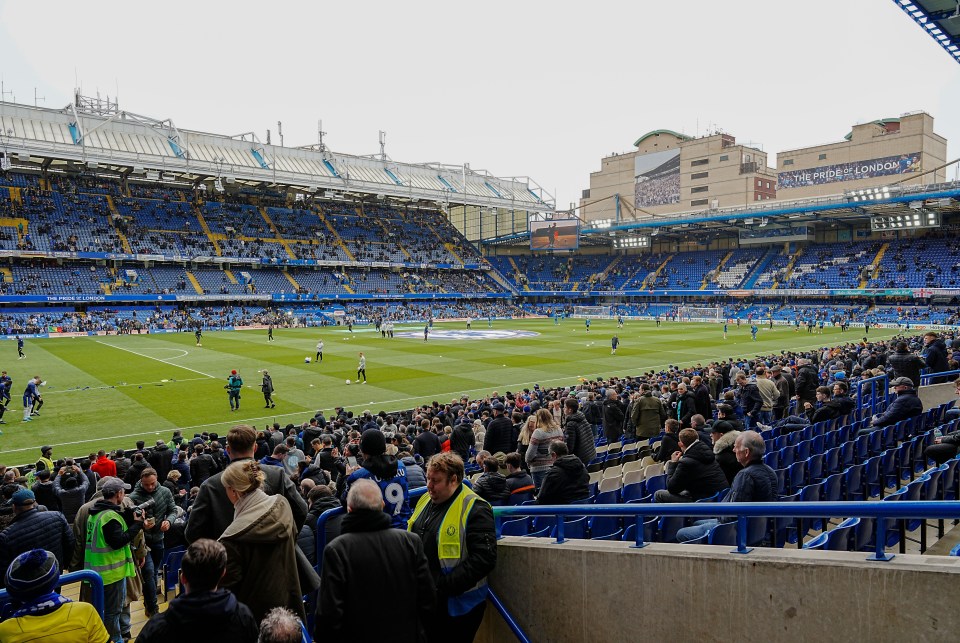 Chelsea face administration if Abramovich pushes to veto bidders