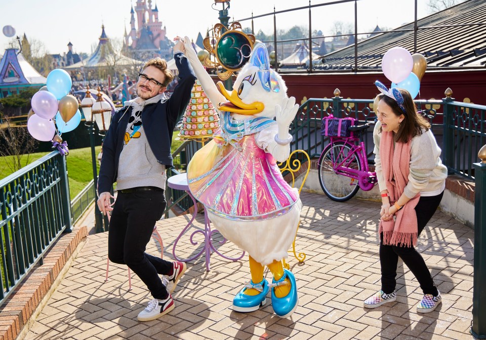 The pair had plenty of fun as they celebrated Disneyland’s 30th anniversary