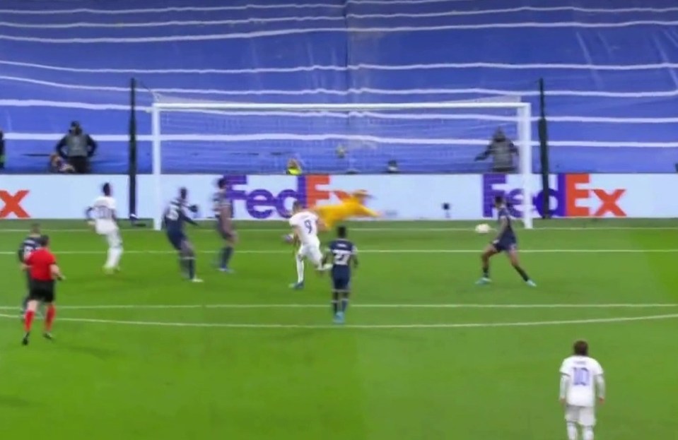 Within 11 seconds, Marquinhos gifted Benzema the ball and it was in the back of the net again