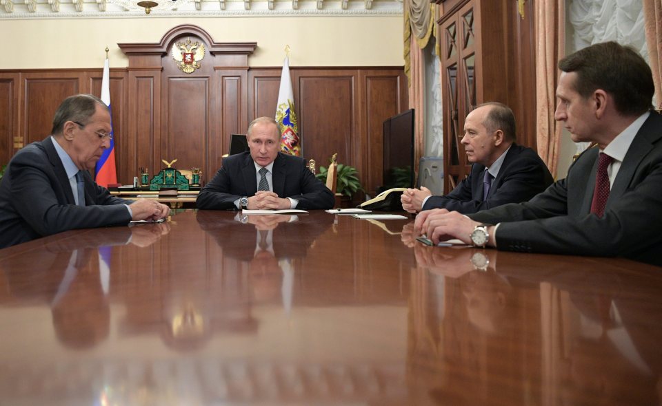 Ukrainian intelligence reports have claimed that Kremlin elite are plotting to remove Putin