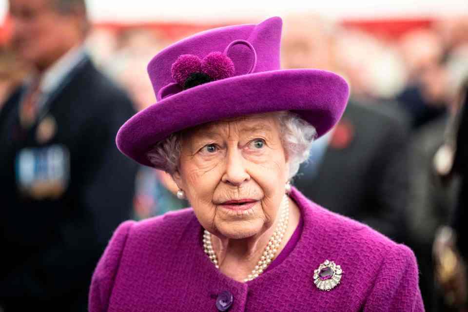 The Queen spent the weekend with her family, a royal source said