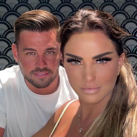 Katie Price's fiancé Carl Woods has mocked her for her driving ban