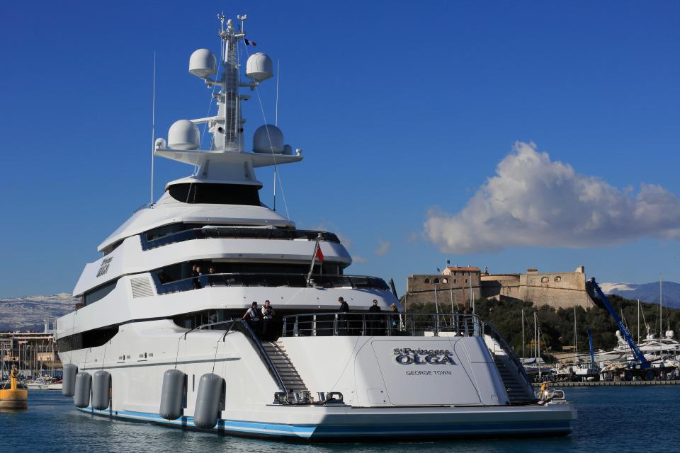 The yacht is 86m long and 14m wide