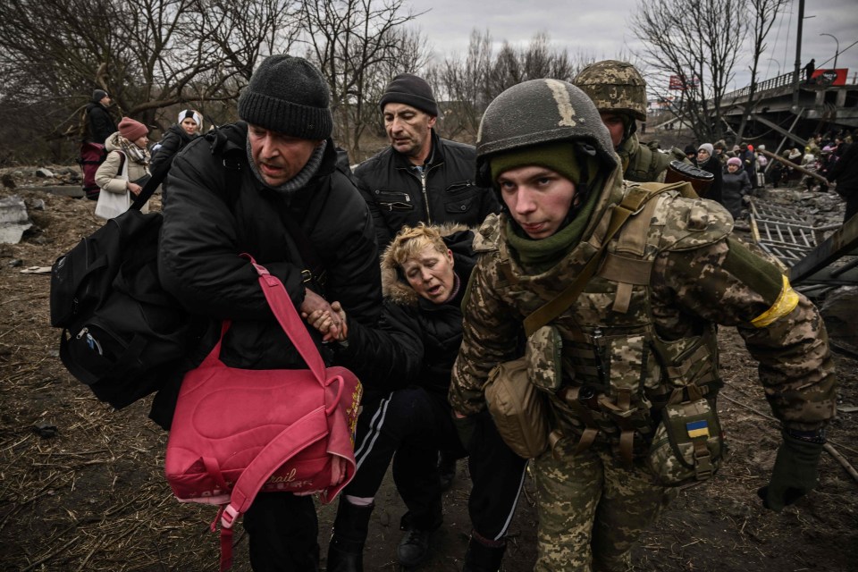 Ukrainians continue to flee from Putin’s grinding advance