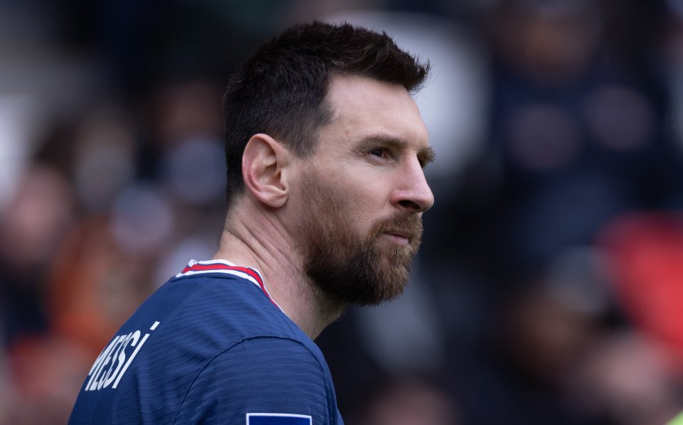 Lionel Messi showed no reaction to being booed by PSG fans on Sunday