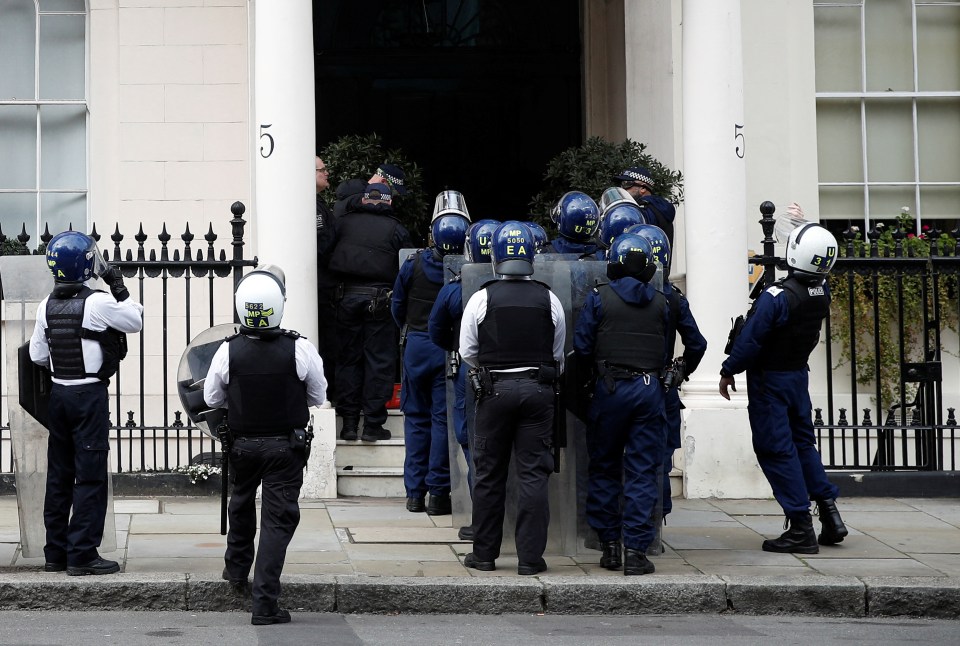 Police used drills to get access to the oligarch's house