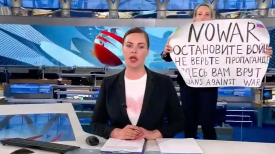 A brave anti-war activist stormed Russia's main propaganda news show